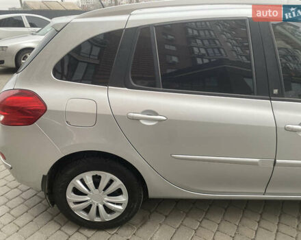 Серый Рено Клио, объемом двигателя 1.15 л и пробегом 192 тыс. км за 5999 $, фото 9 на Automoto.ua