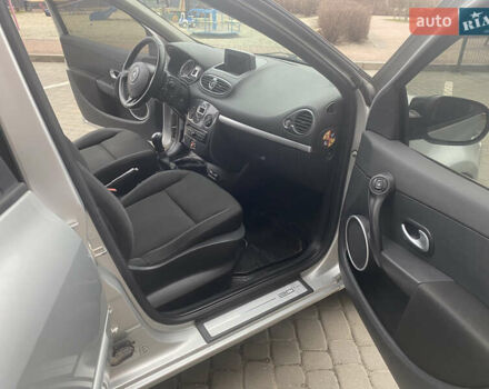 Серый Рено Клио, объемом двигателя 1.15 л и пробегом 192 тыс. км за 5999 $, фото 16 на Automoto.ua