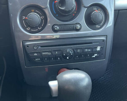 Серый Рено Клио, объемом двигателя 1.6 л и пробегом 150 тыс. км за 4900 $, фото 16 на Automoto.ua