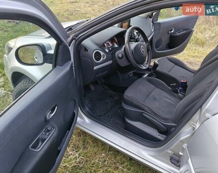 Серый Рено Клио, объемом двигателя 1.46 л и пробегом 202 тыс. км за 5900 $, фото 17 на Automoto.ua