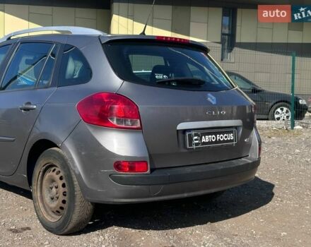 Серый Рено Клио, объемом двигателя 1.46 л и пробегом 382 тыс. км за 4490 $, фото 5 на Automoto.ua