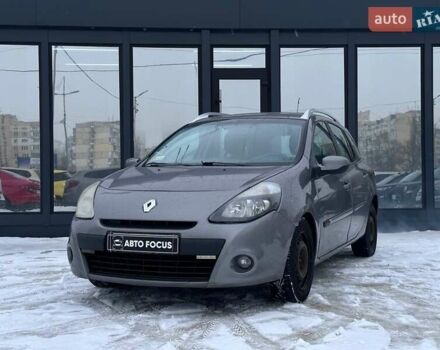 Серый Рено Клио, объемом двигателя 1.46 л и пробегом 382 тыс. км за 4790 $, фото 3 на Automoto.ua