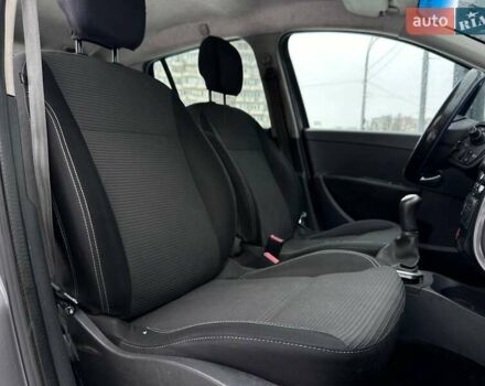 Серый Рено Клио, объемом двигателя 1.46 л и пробегом 382 тыс. км за 4790 $, фото 11 на Automoto.ua