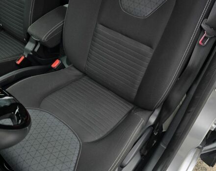 Серый Рено Клио, объемом двигателя 1.2 л и пробегом 104 тыс. км за 9100 $, фото 7 на Automoto.ua