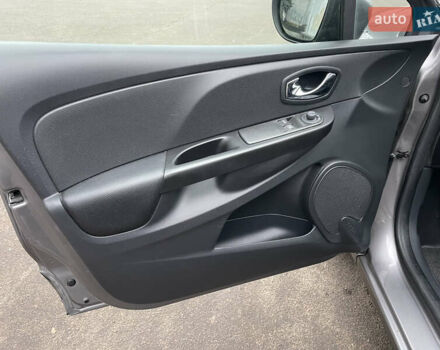 Серый Рено Клио, объемом двигателя 1.5 л и пробегом 223 тыс. км за 7300 $, фото 7 на Automoto.ua