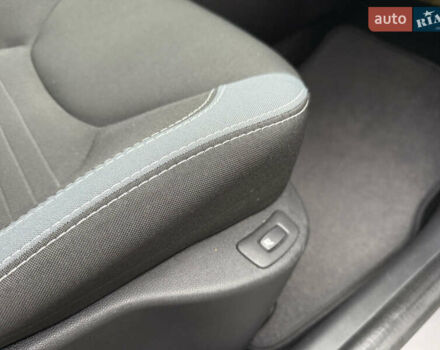 Серый Рено Клио, объемом двигателя 1.2 л и пробегом 122 тыс. км за 8800 $, фото 62 на Automoto.ua