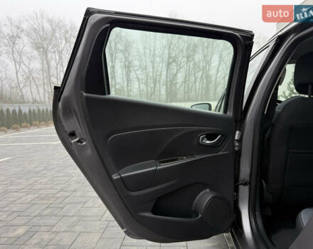 Серый Рено Клио, объемом двигателя 1.2 л и пробегом 122 тыс. км за 8800 $, фото 33 на Automoto.ua