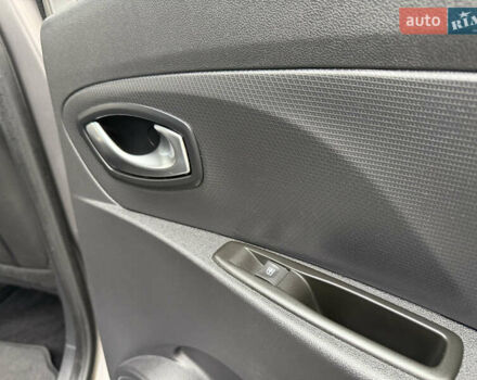 Серый Рено Клио, объемом двигателя 1.2 л и пробегом 122 тыс. км за 8800 $, фото 38 на Automoto.ua