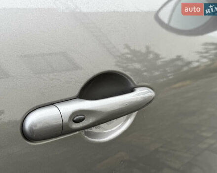 Серый Рено Клио, объемом двигателя 1.2 л и пробегом 122 тыс. км за 8800 $, фото 22 на Automoto.ua