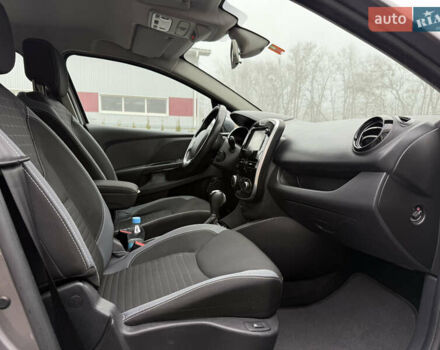 Серый Рено Клио, объемом двигателя 1.2 л и пробегом 122 тыс. км за 8800 $, фото 61 на Automoto.ua