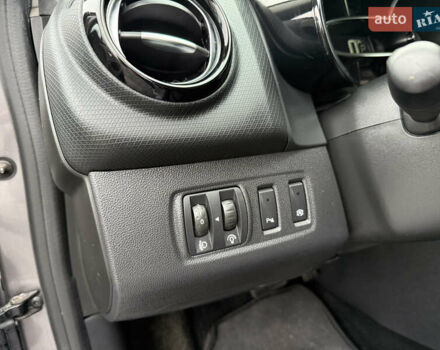 Серый Рено Клио, объемом двигателя 1.2 л и пробегом 122 тыс. км за 8800 $, фото 49 на Automoto.ua