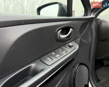 Серый Рено Клио, объемом двигателя 1.2 л и пробегом 122 тыс. км за 8800 $, фото 45 на Automoto.ua