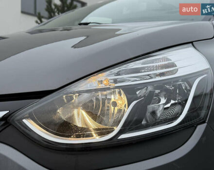 Серый Рено Клио, объемом двигателя 1.2 л и пробегом 122 тыс. км за 8800 $, фото 5 на Automoto.ua