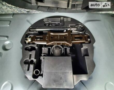 Серый Рено Клио, объемом двигателя 1.5 л и пробегом 104 тыс. км за 12300 $, фото 25 на Automoto.ua