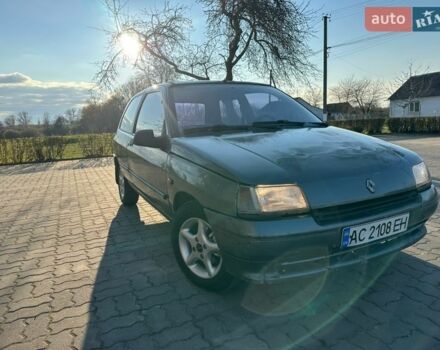 Серый Рено Клио, объемом двигателя 1.9 л и пробегом 202 тыс. км за 1500 $, фото 1 на Automoto.ua