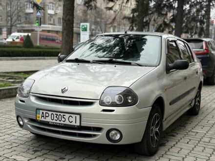 Серый Рено Клио, объемом двигателя 1.4 л и пробегом 320 тыс. км за 2750 $, фото 1 на Automoto.ua