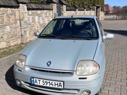 Серый Рено Клио, объемом двигателя 2 л и пробегом 196 тыс. км за 2250 $, фото 1 на Automoto.ua