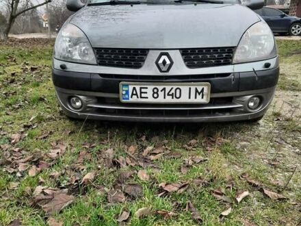 Серый Рено Клио, объемом двигателя 1.4 л и пробегом 122 тыс. км за 3500 $, фото 1 на Automoto.ua