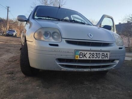 Серый Рено Клио, объемом двигателя 1.39 л и пробегом 373 тыс. км за 2800 $, фото 1 на Automoto.ua