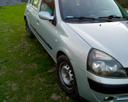 Сірий Рено Кліо, об'ємом двигуна 1.5 л та пробігом 250 тис. км за 2850 $, фото 1 на Automoto.ua