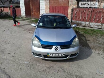 Рено Кліо 2005 у Богуславе на Automoto.ua Сірий Рено Кліо, об'ємом двигуна 1.4 л та пробігом 180 тис. км за 3300 $, фото 1 на Automoto.ua
