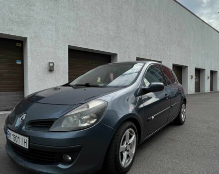 Серый Рено Клио, объемом двигателя 1.5 л и пробегом 300 тыс. км за 3800 $, фото 1 на Automoto.ua