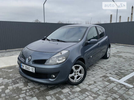 Рено Кліо 2005 у Рівному на Automoto.ua Сірий Рено Кліо, об'ємом двигуна 1.5 л та пробігом 282 тис. км за 3899 $, фото 1 на Automoto.ua