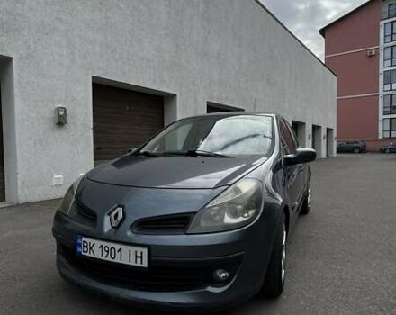 Сірий Рено Кліо, об'ємом двигуна 1.46 л та пробігом 300 тис. км за 3999 $, фото 1 на Automoto.ua