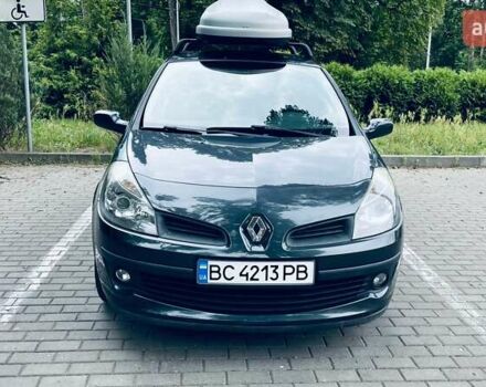 Сірий Рено Кліо, об'ємом двигуна 1.6 л та пробігом 150 тис. км за 5600 $, фото 1 на Automoto.ua