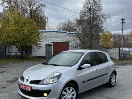 Серый Рено Клио, объемом двигателя 1.6 л и пробегом 143 тыс. км за 5150 $, фото 1 на Automoto.ua