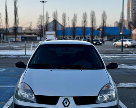 Серый Рено Клио, объемом двигателя 1.4 л и пробегом 227 тыс. км за 3650 $, фото 1 на Automoto.ua