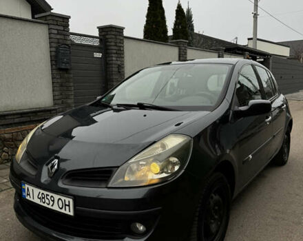 Серый Рено Клио, объемом двигателя 1.6 л и пробегом 179 тыс. км за 4300 $, фото 1 на Automoto.ua