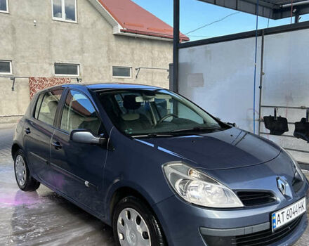 Серый Рено Клио, объемом двигателя 1.4 л и пробегом 144 тыс. км за 3900 $, фото 1 на Automoto.ua