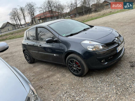 Рено Клио 2006 в Калуше на Automoto.ua Серый Рено Клио, объемом двигателя 1.6 л и пробегом 140 тыс. км за 6800 $, фото 1 на Automoto.ua