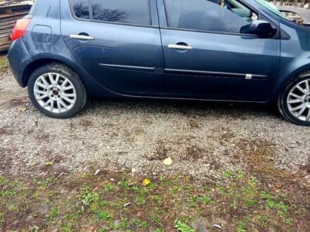 Сірий Рено Кліо, об'ємом двигуна 1.6 л та пробігом 267 тис. км за 1700 $, фото 1 на Automoto.ua