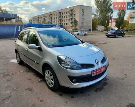 Серый Рено Клио, объемом двигателя 1.2 л и пробегом 176 тыс. км за 5550 $, фото 1 на Automoto.ua