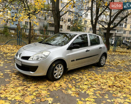 Серый Рено Клио, объемом двигателя 1.2 л и пробегом 80 тыс. км за 5400 $, фото 1 на Automoto.ua