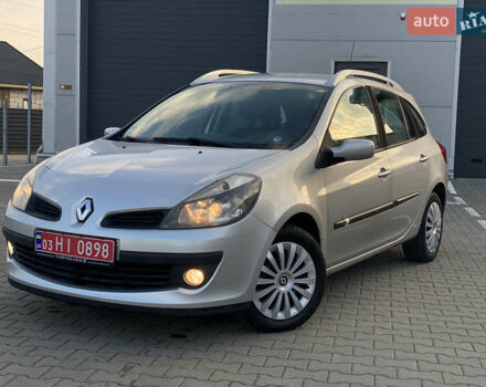 Серый Рено Клио, объемом двигателя 1.2 л и пробегом 203 тыс. км за 3999 $, фото 1 на Automoto.ua