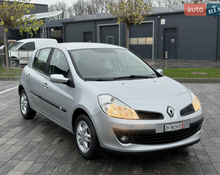 Сірий Рено Кліо, об'ємом двигуна 1.6 л та пробігом 102 тис. км за 7200 $, фото 1 на Automoto.ua