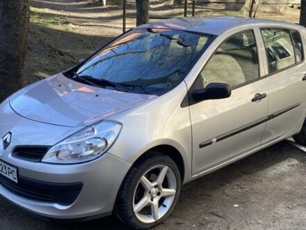 Серый Рено Клио, объемом двигателя 1.2 л и пробегом 154 тыс. км за 4800 $, фото 1 на Automoto.ua