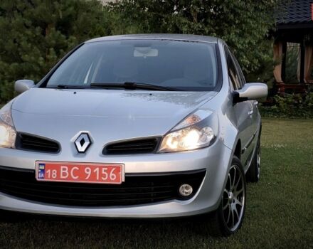 Серый Рено Клио, объемом двигателя 1.6 л и пробегом 195 тыс. км за 5700 $, фото 1 на Automoto.ua