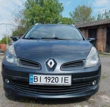 Серый Рено Клио, объемом двигателя 1.46 л и пробегом 167 тыс. км за 4200 $, фото 1 на Automoto.ua