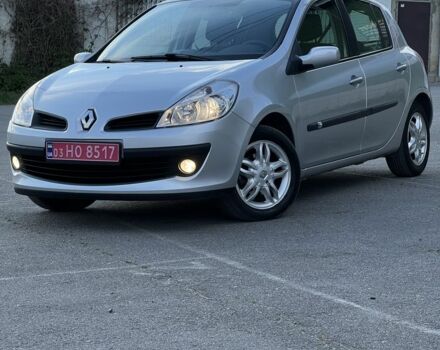 Серый Рено Клио, объемом двигателя 1.6 л и пробегом 104 тыс. км за 5950 $, фото 1 на Automoto.ua