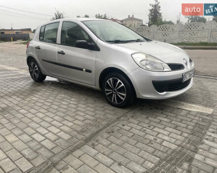 Сірий Рено Кліо, об'ємом двигуна 1.15 л та пробігом 31 тис. км за 3500 $, фото 1 на Automoto.ua
