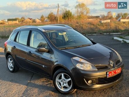 Серый Рено Клио, объемом двигателя 1.6 л и пробегом 230 тыс. км за 5500 $, фото 1 на Automoto.ua