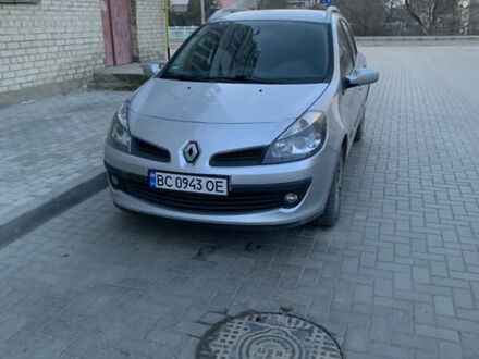 Рено Кліо 2008 у Костополе на Automoto.ua Сірий Рено Кліо, об'ємом двигуна 1.46 л та пробігом 235 тис. км за 4600 $, фото 1 на Automoto.ua