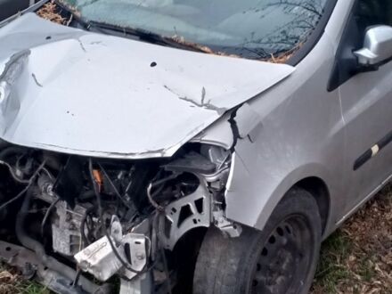 Серый Рено Клио, объемом двигателя 0 л и пробегом 150 тыс. км за 900 $, фото 1 на Automoto.ua