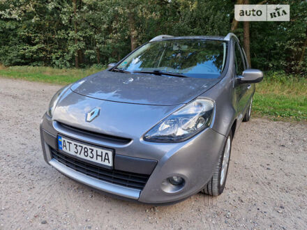 Рено Кліо 2009 у Калуше на Automoto.ua Сірий Рено Кліо, об'ємом двигуна 1.5 л та пробігом 216 тис. км за 6300 $, фото 1 на Automoto.ua