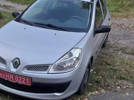 Серый Рено Клио, объемом двигателя 1.2 л и пробегом 200 тыс. км за 5200 $, фото 1 на Automoto.ua