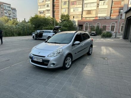 Серый Рено Клио, объемом двигателя 1.2 л и пробегом 241 тыс. км за 4987 $, фото 1 на Automoto.ua